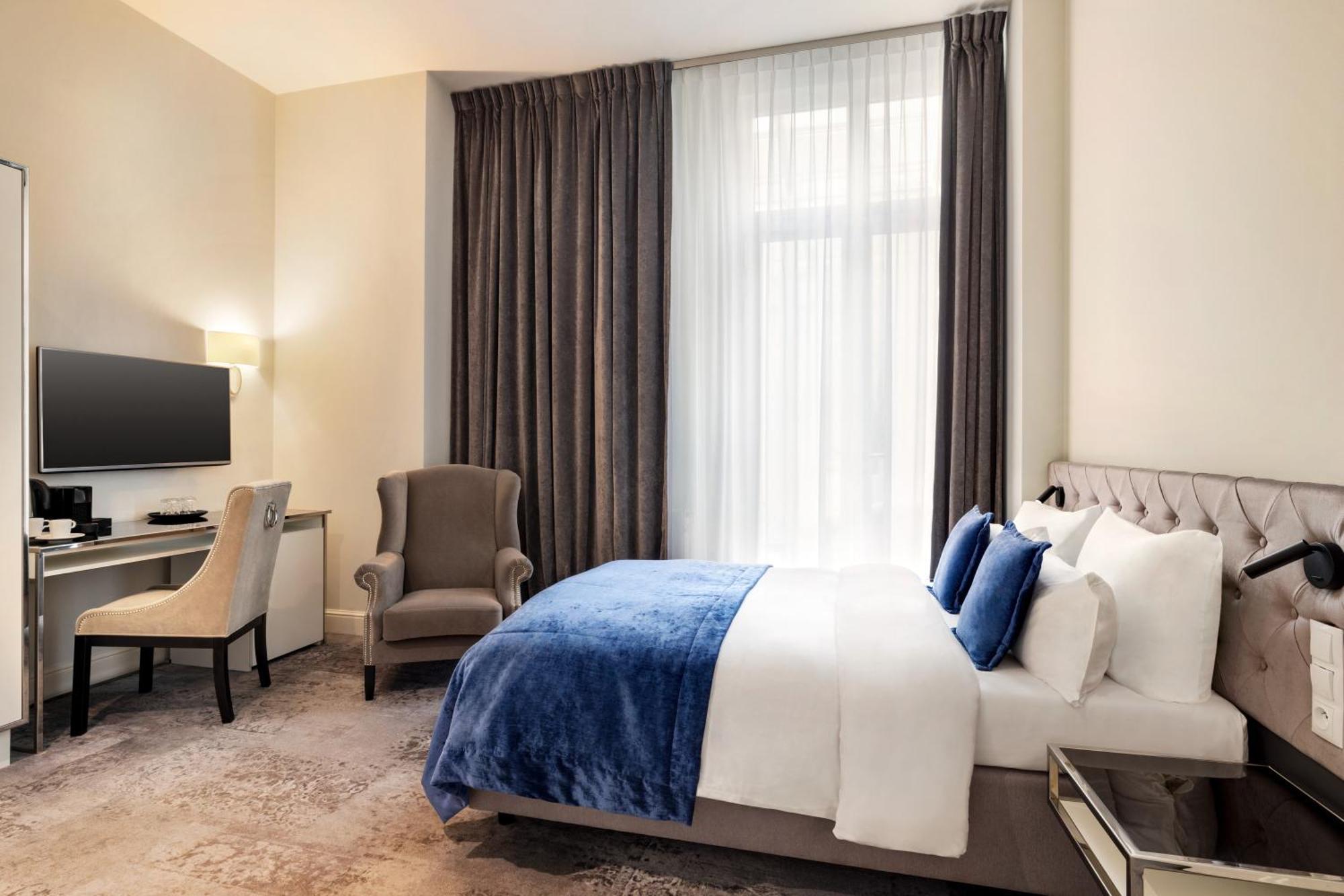 Standard Queen Room, Non-Smoking,1540775182:JPEG